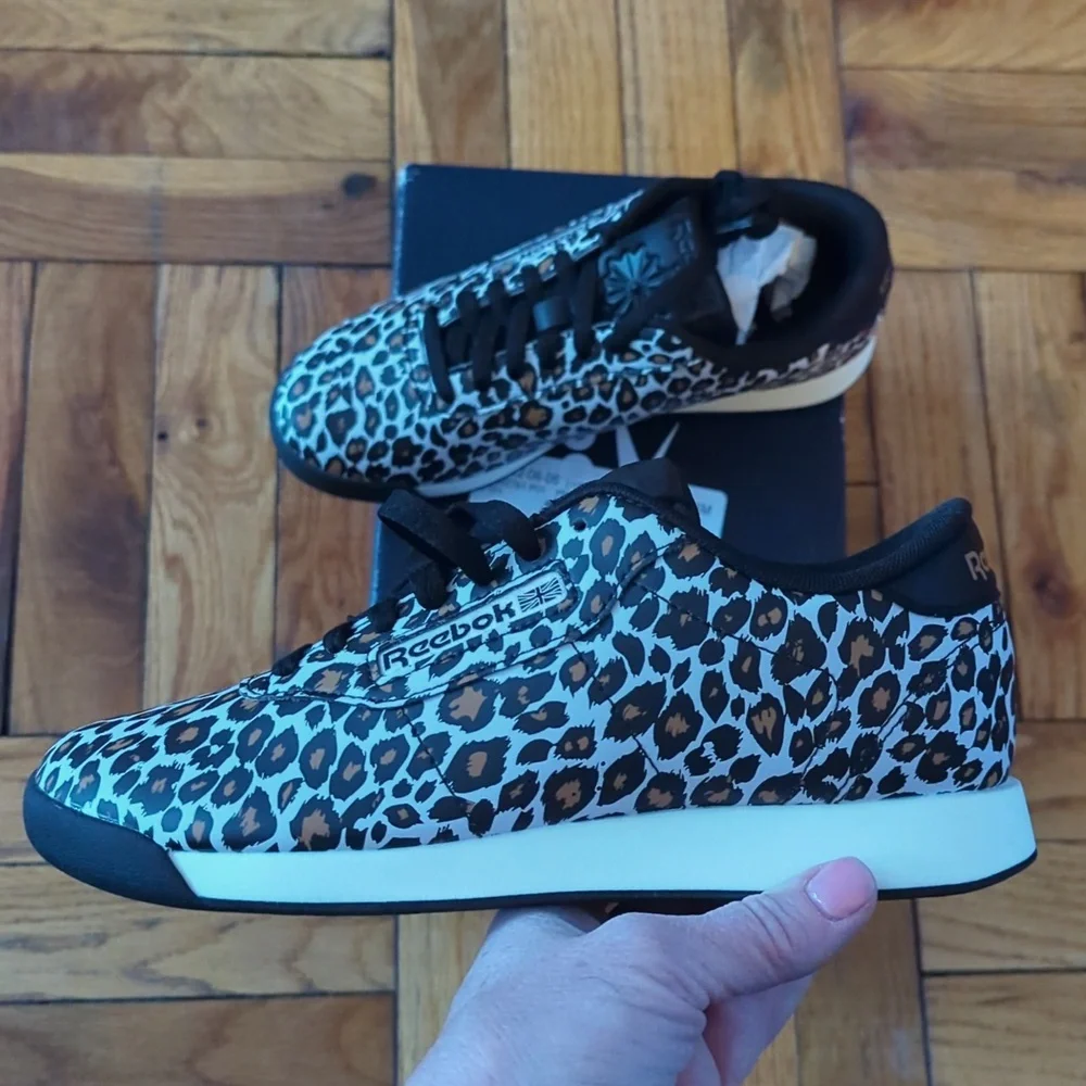 Reebok, sz 6, Cheetah print/black sneakers - Picture 4 of 5